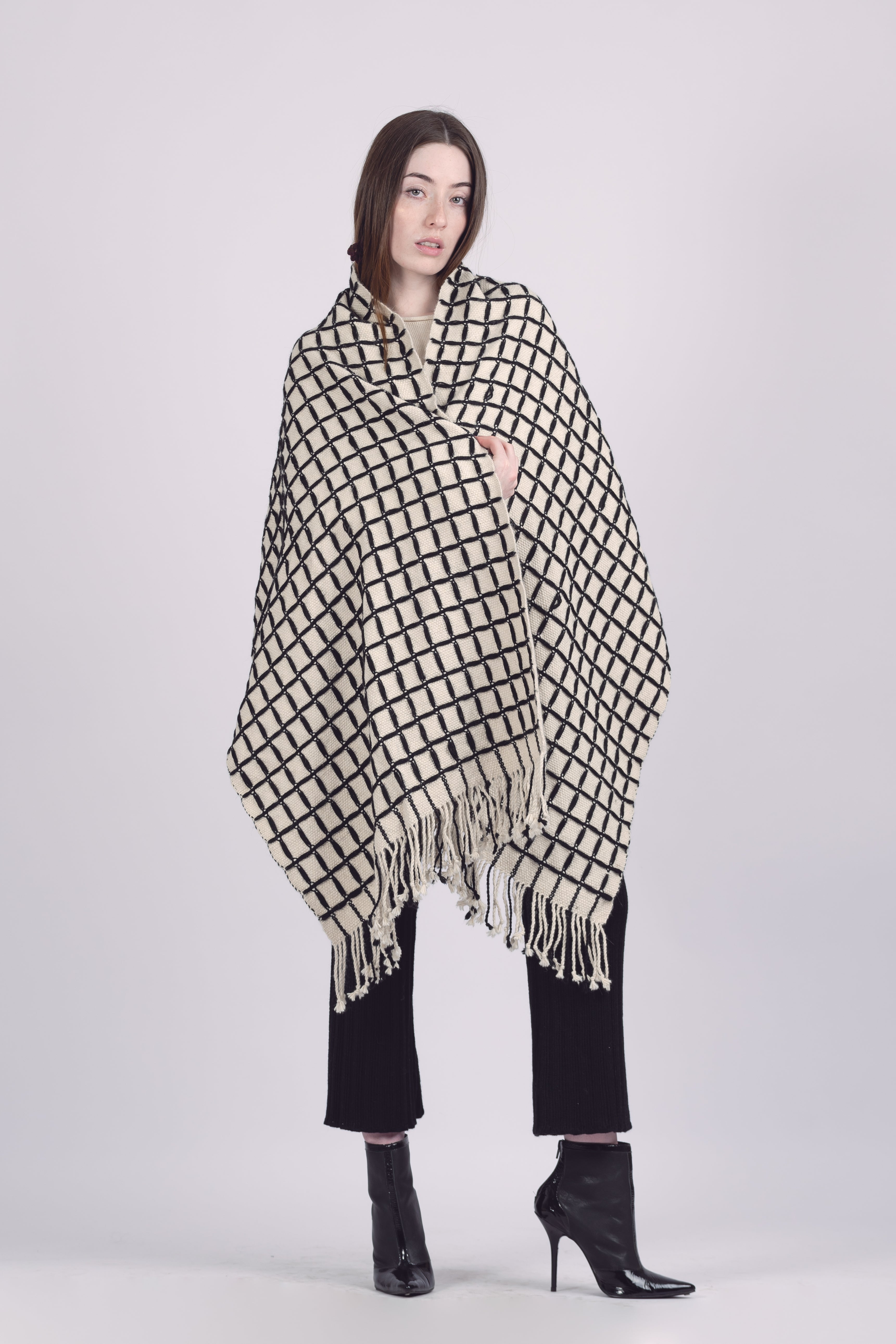 Ami Llama Blanket