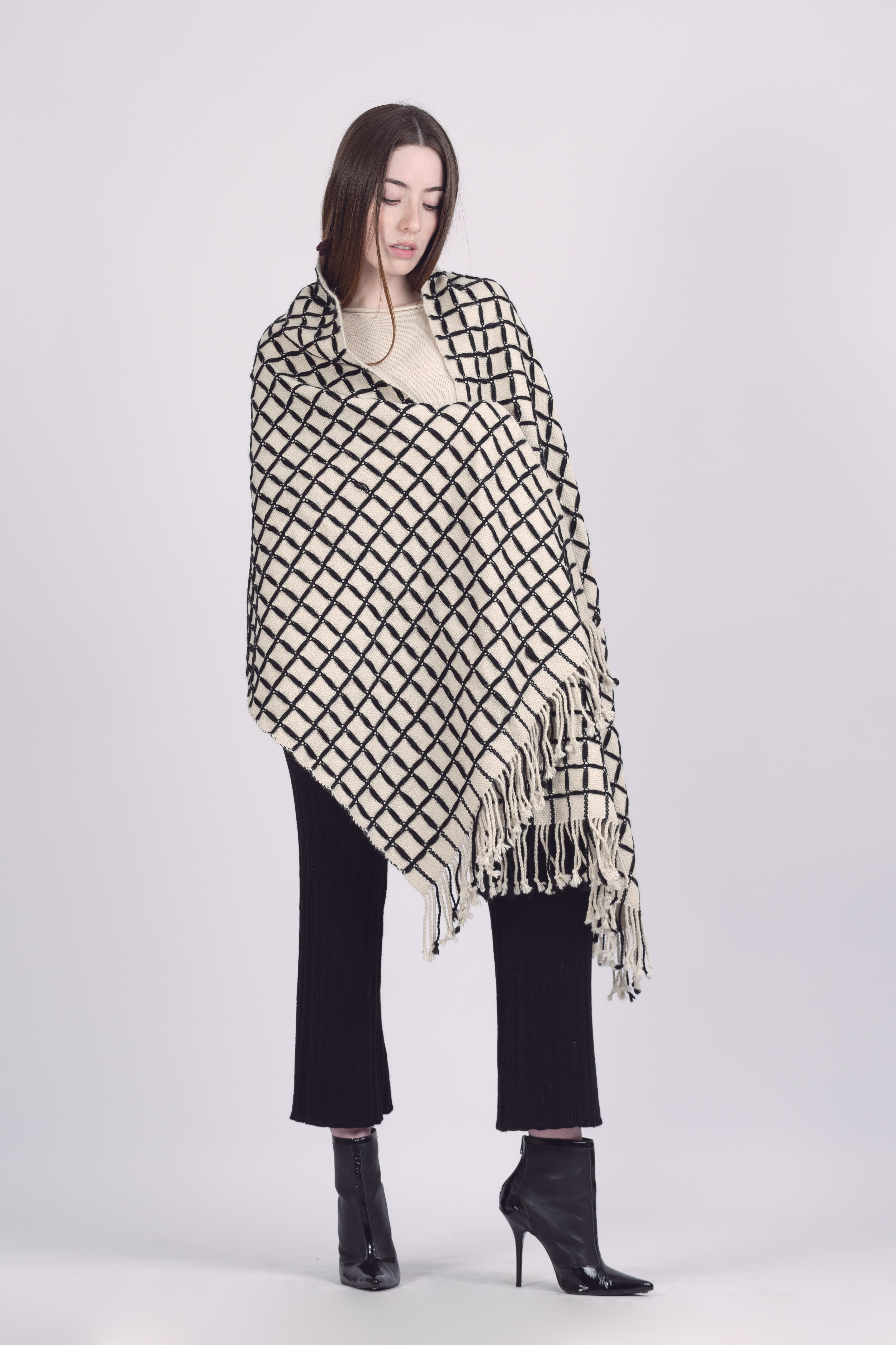 Ami Llama Blanket