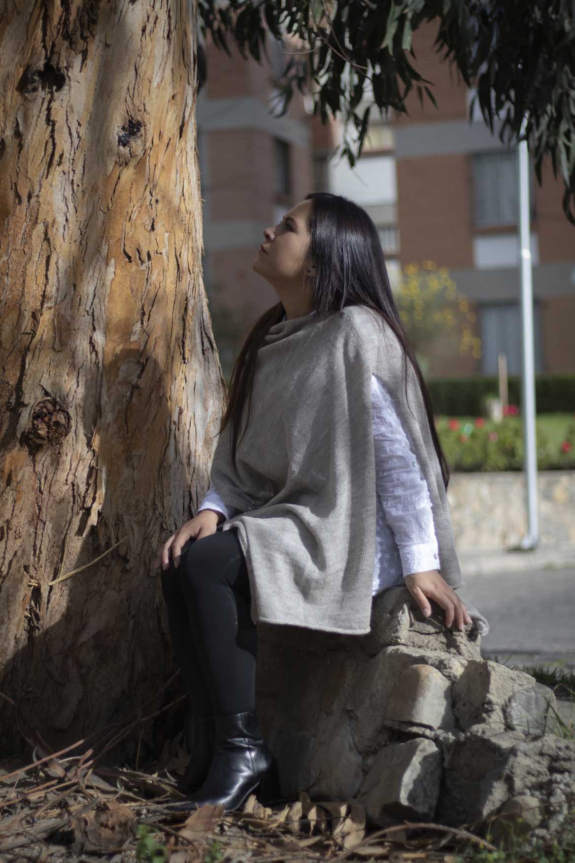 Sisa alpaca gray poncho