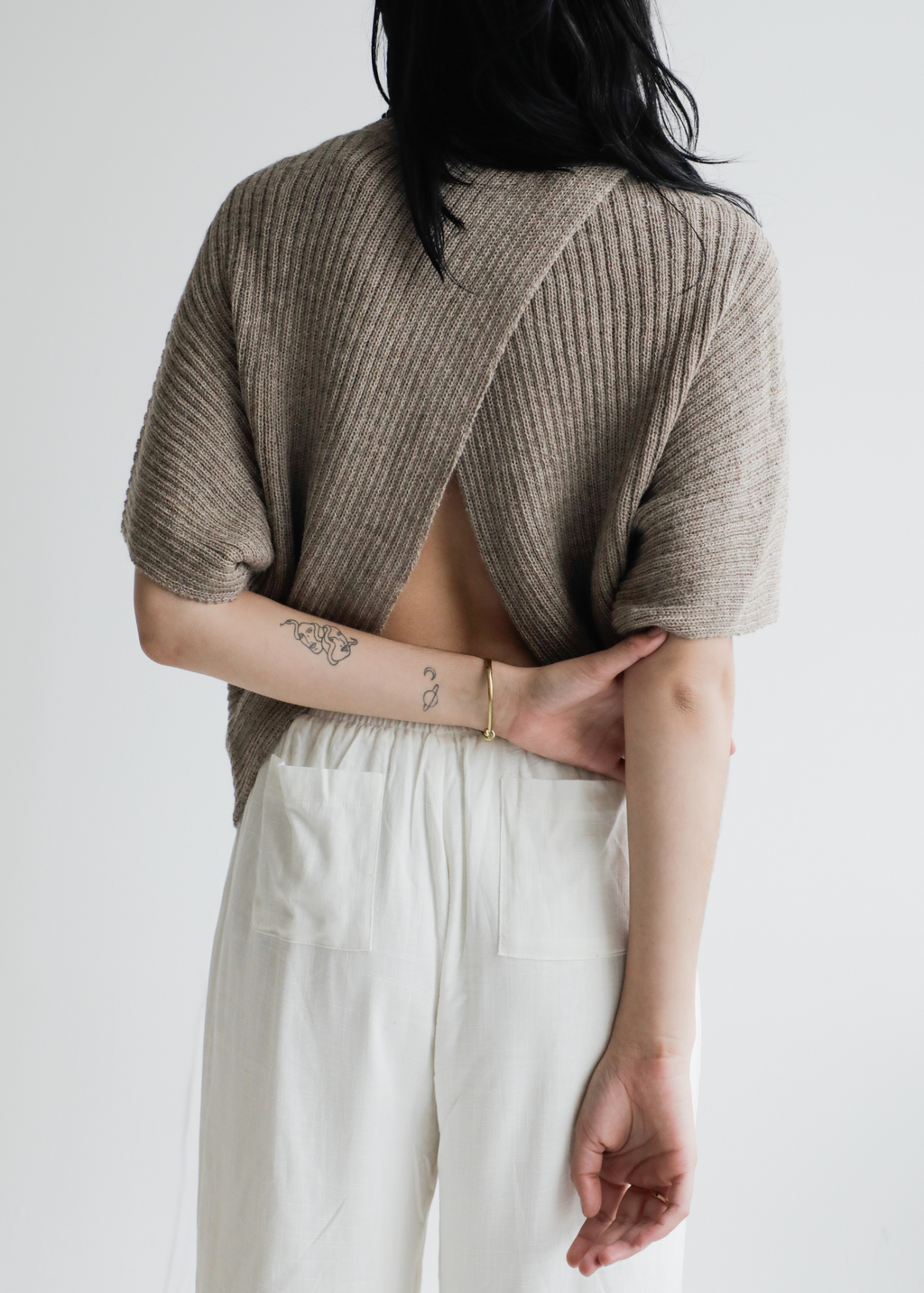 Kukuri Alpaca Poncho — timeless alpaca sweater-poncho with soft drape, handmade in Bolivia.
