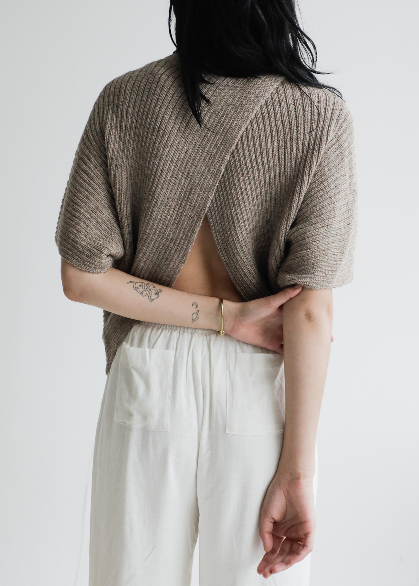 Kukuri Alpaca Poncho — timeless alpaca sweater-poncho with soft drape, handmade in Bolivia.