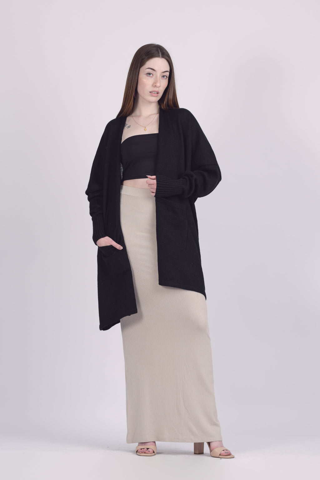 Yaja Alpaca Cardigan — lightweight alpaca cardigan with pockets, timeless layering piece handmade in Bolivia.