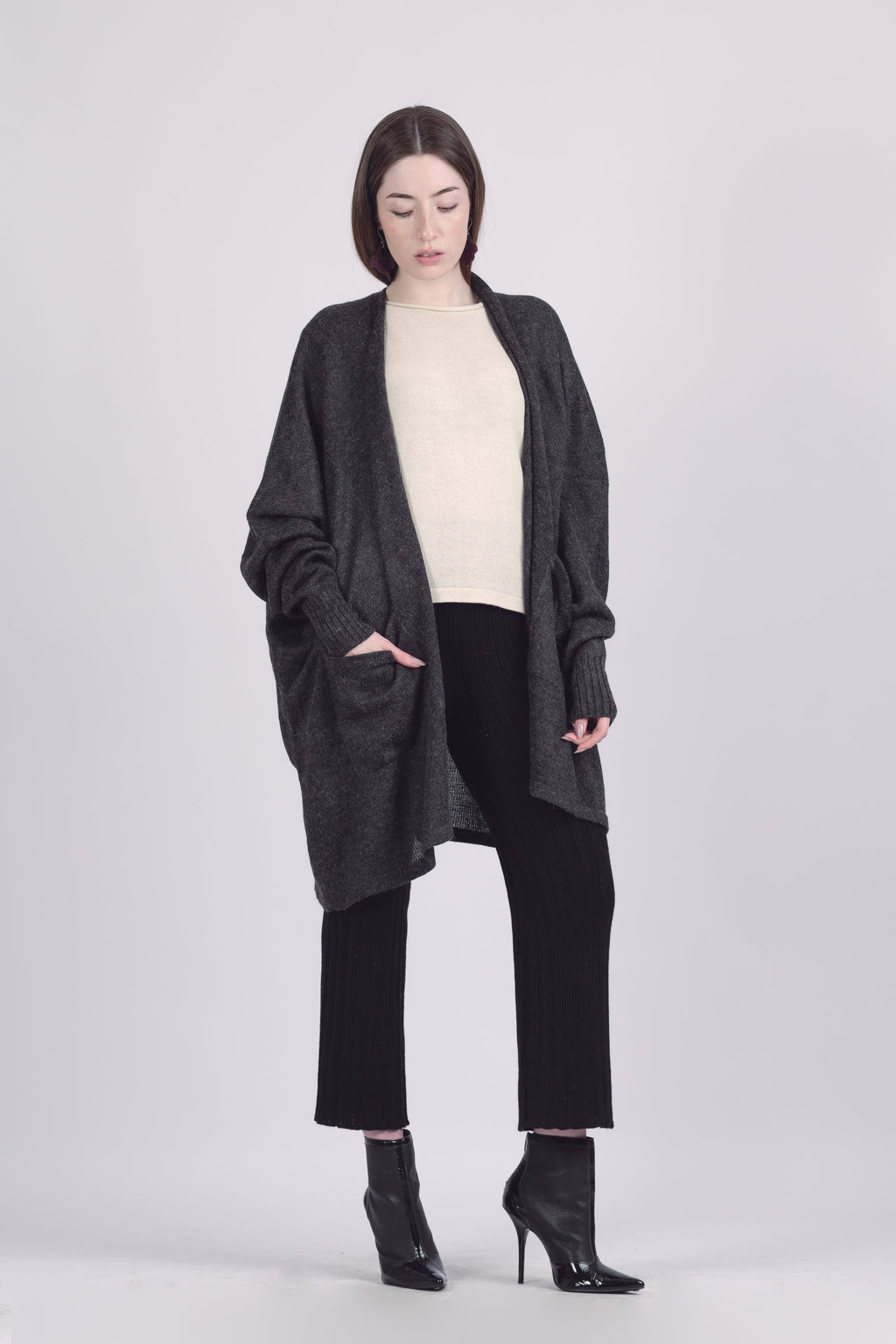 Yaja Alpaca Cardigan — lightweight alpaca cardigan with pockets, timeless layering piece handmade in Bolivia.