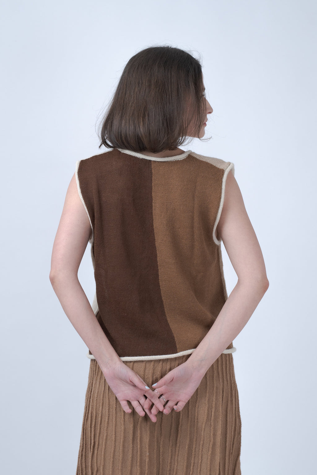 Pankara Alpaca Poncho — handwoven alpaca poncho with soft drape and timeless silhouette, artisan-made in Bolivia.